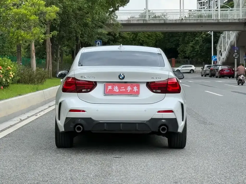 BMW 1 Series 2023 из CN, фото 4