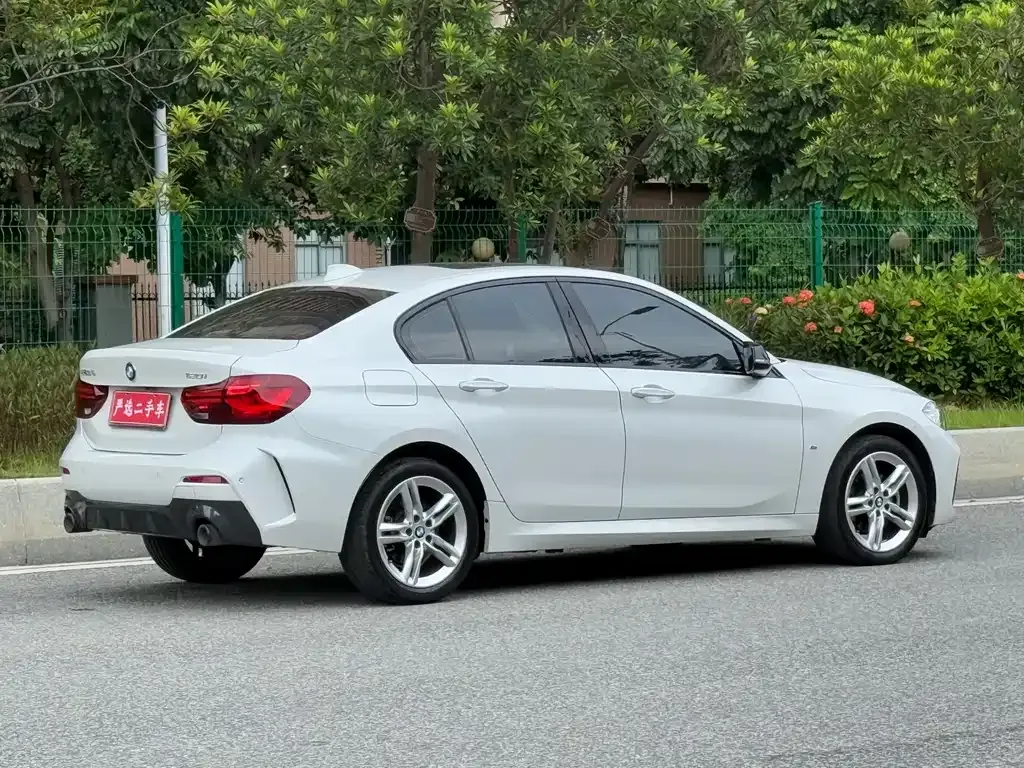 BMW 1 Series 2023 из CN, фото 5