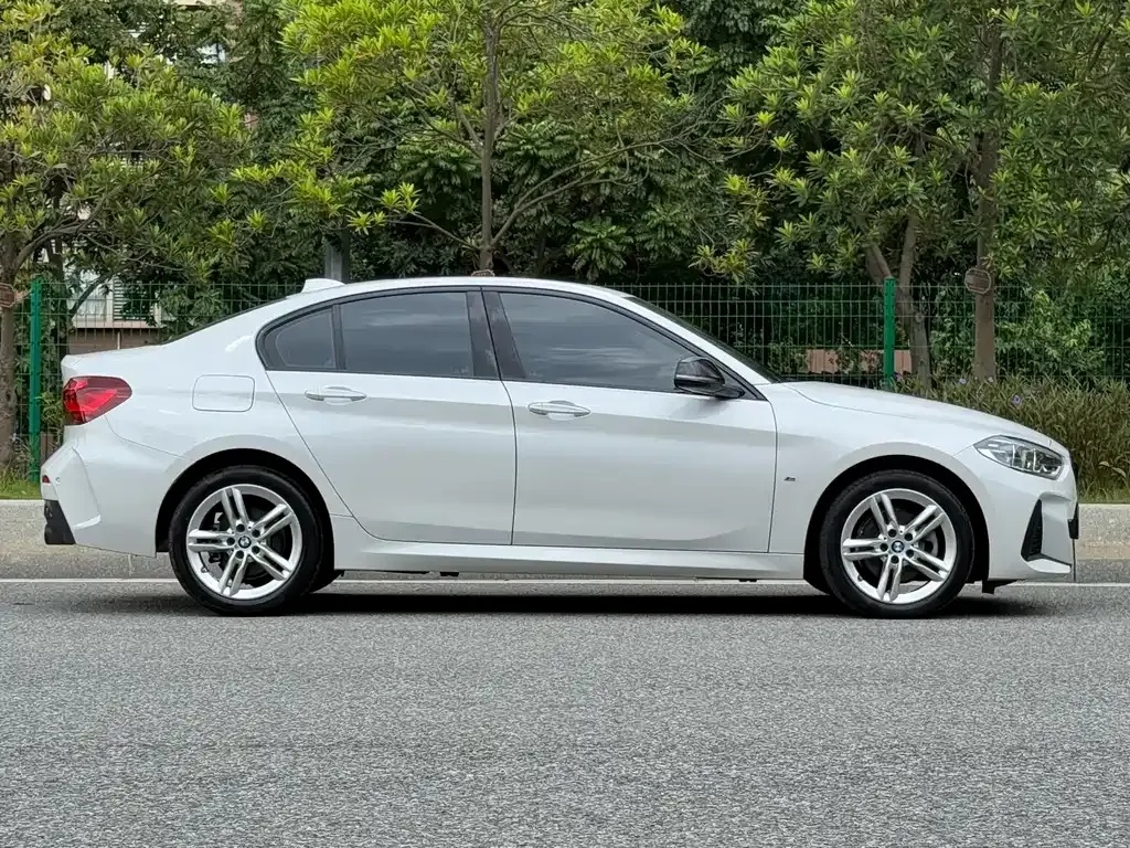 BMW 1 Series 2023 из CN, фото 6