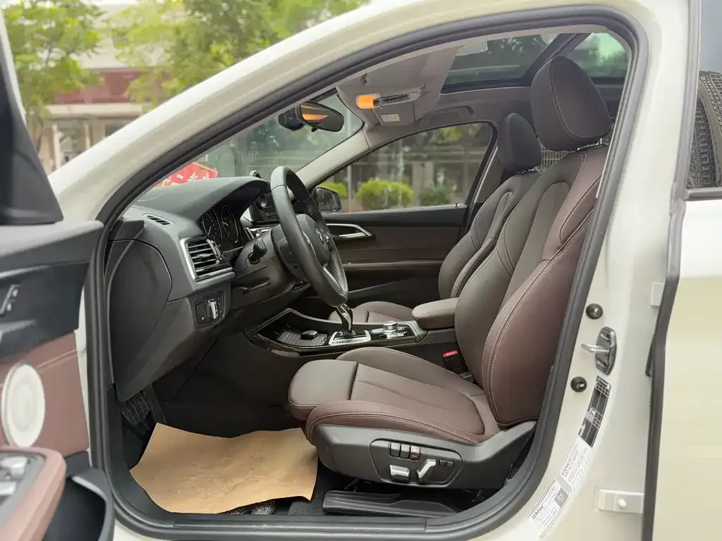 BMW 1 Series 2023 из CN, фото 8