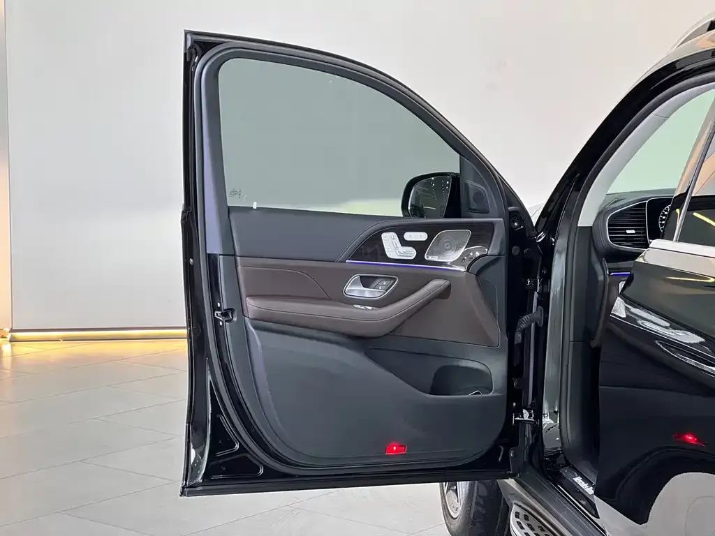 Mercedes-Benz GLS 2023 из CN, фото 9