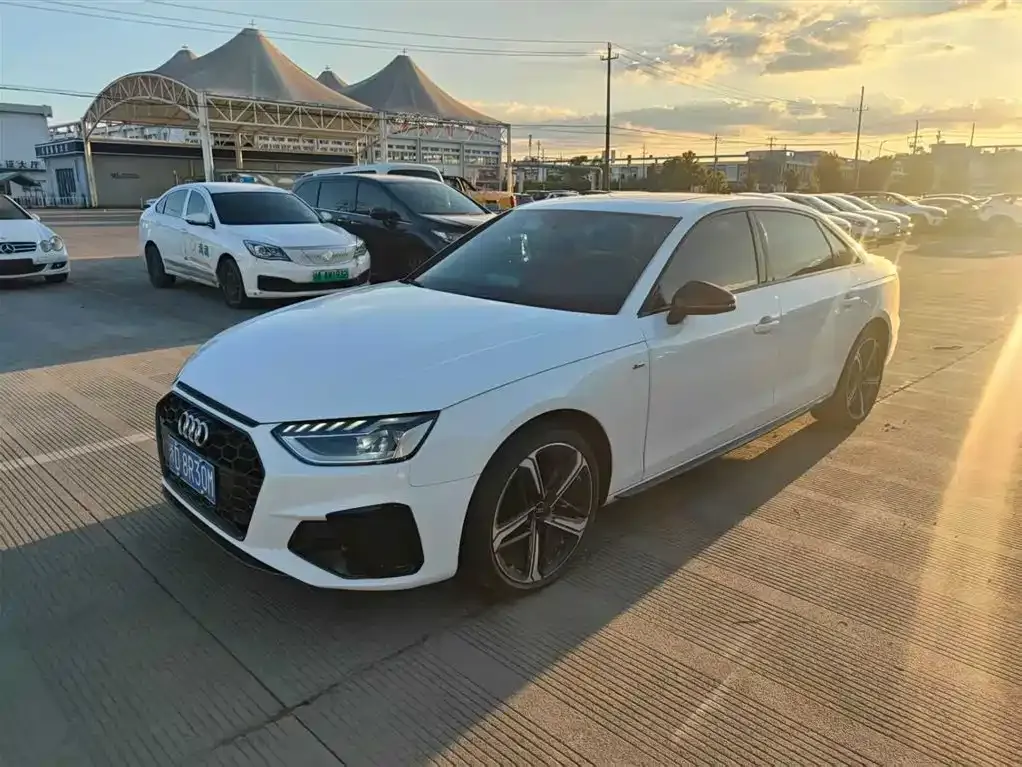 Audi A4L 2024 из CN, фото 1