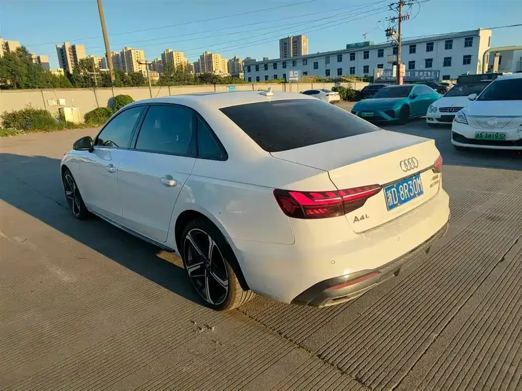 Audi A4L 2024 из CN, фото 3