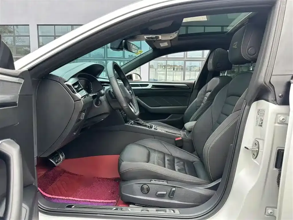 Volkswagen CC 2024 из CN, фото 10