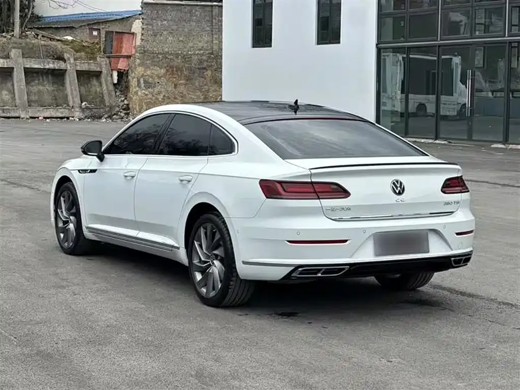 Volkswagen CC 2024 из CN, фото 9