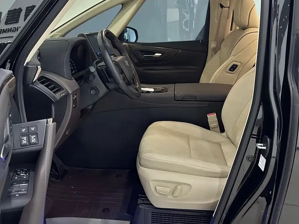 Toyota Alphard — фото 7
