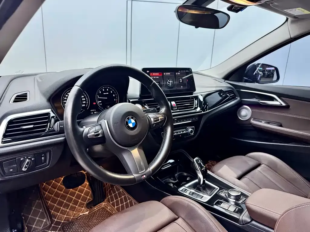 BMW 1 Series 2023 из CN, фото 8