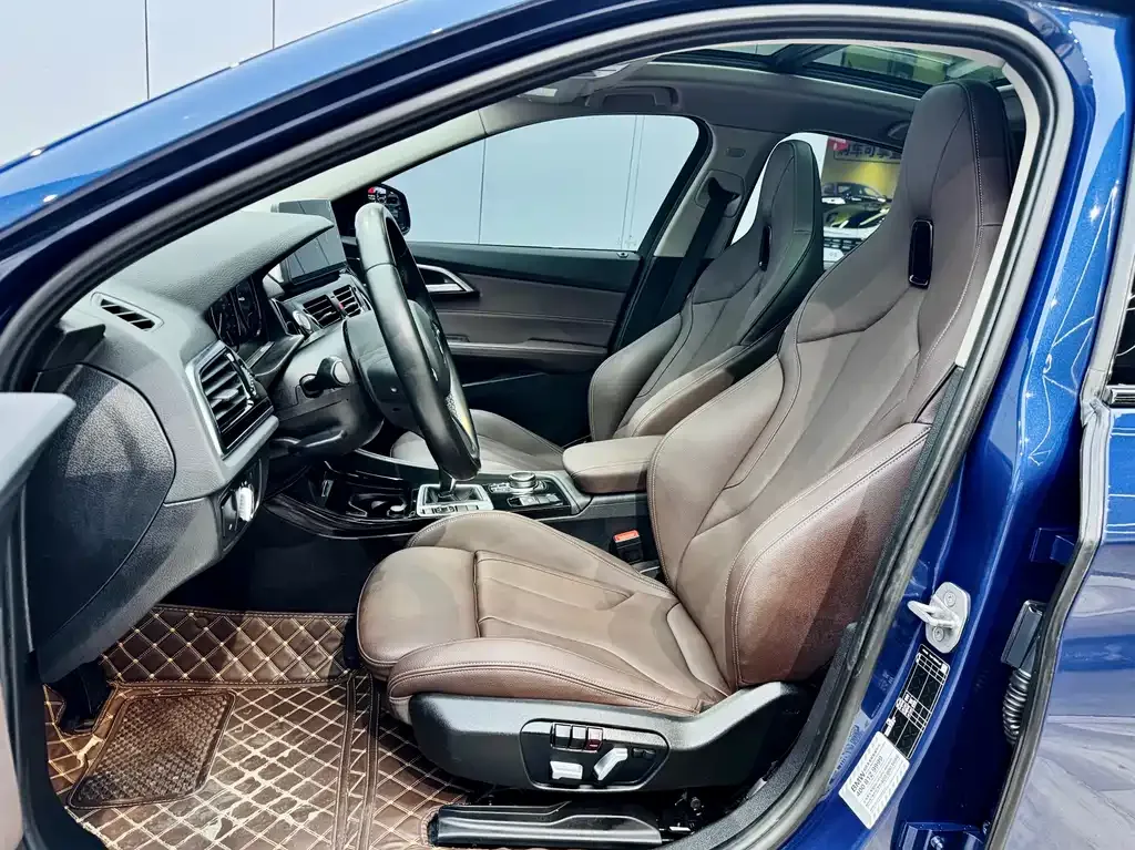BMW 1 Series 2023 из CN, фото 9