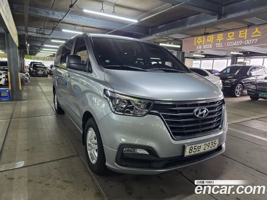 Hyundai Starex — фото 3