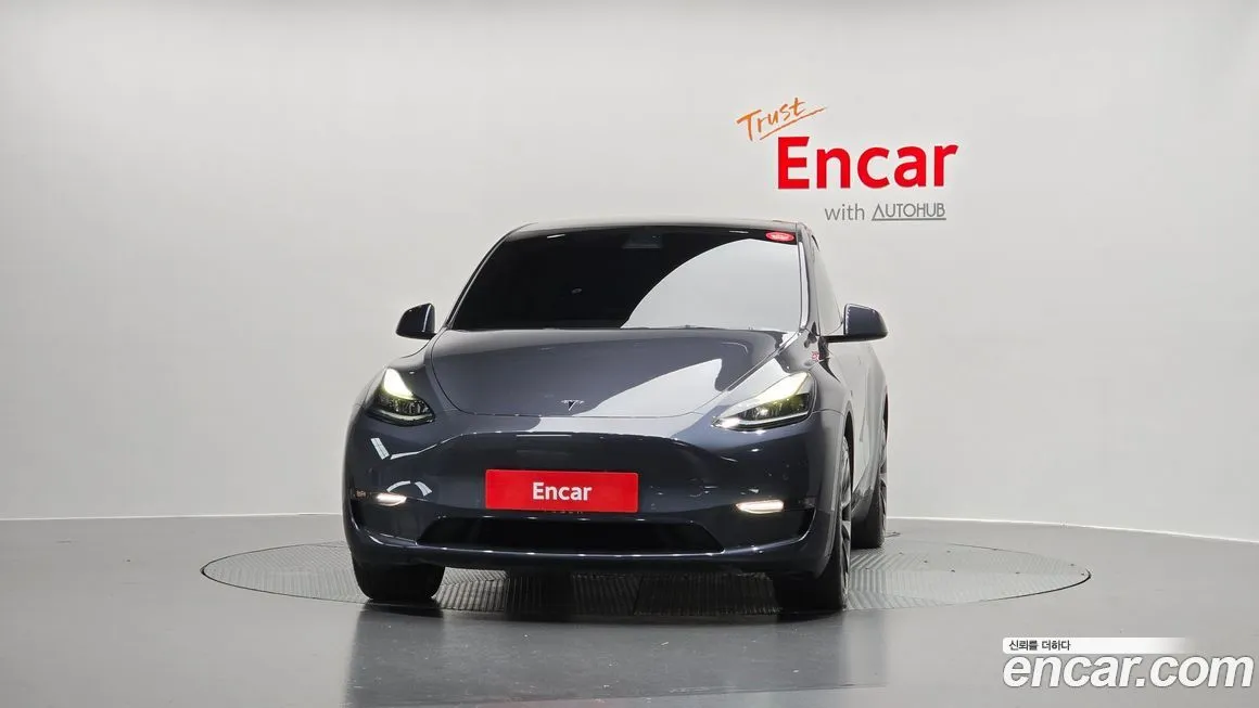 Tesla Model Y — фото 3