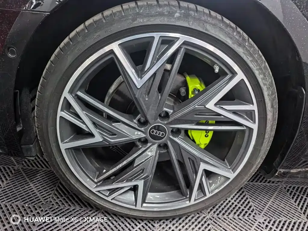 Audi A7L 2024 из CN, фото 4