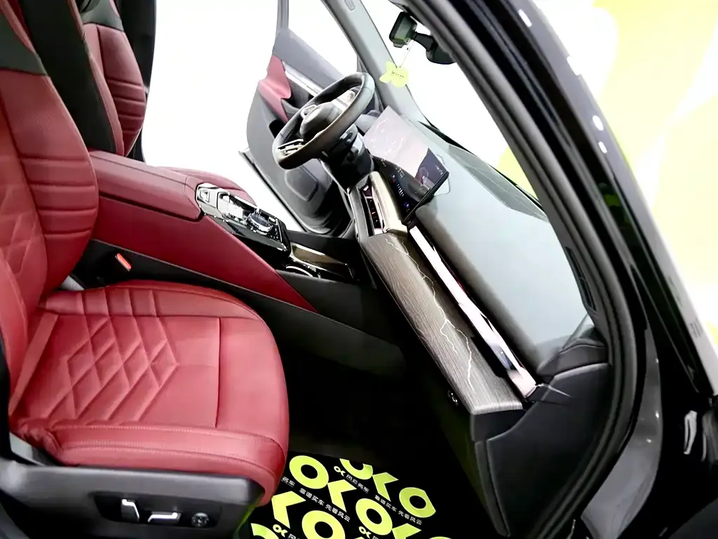 BMW 5 Series 2025 из CN, фото 7