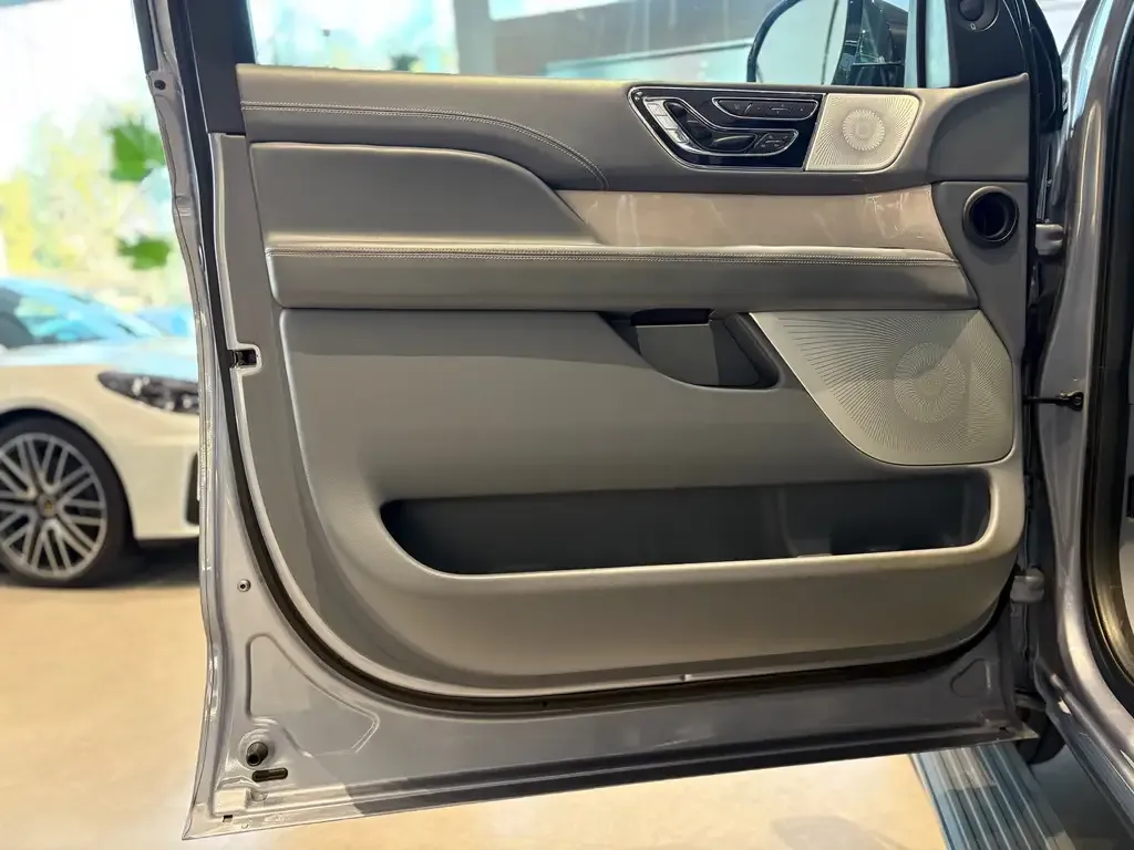 Lincoln Navigator 2022 из CN, фото 7