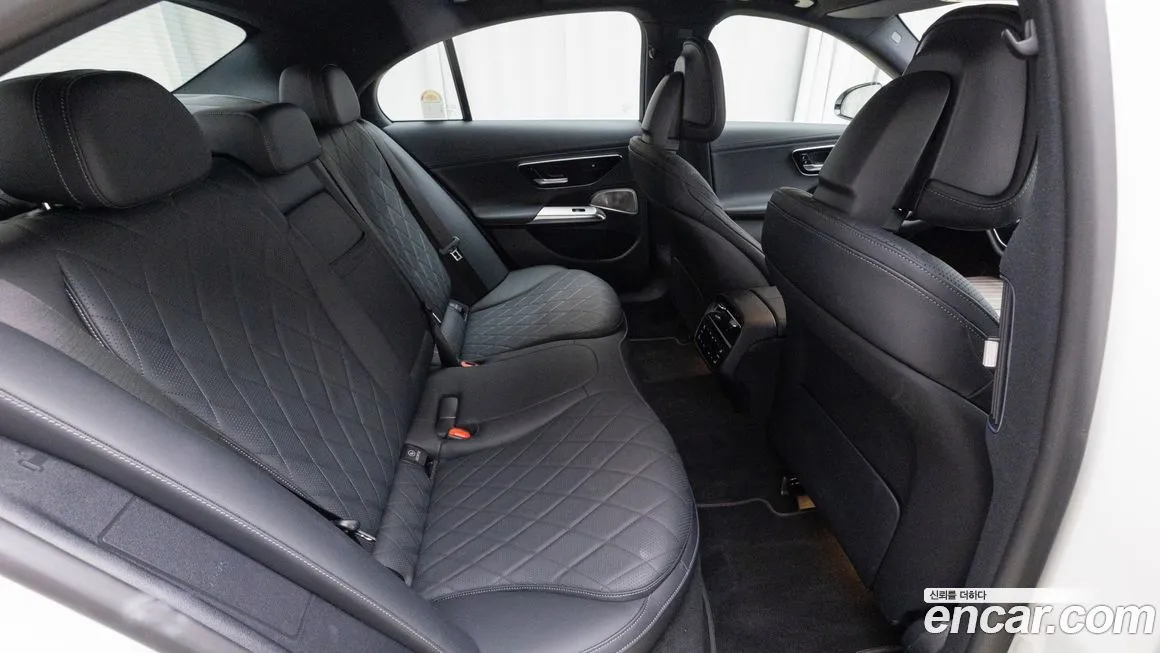 Mercedes-Benz E-Class 2024 из KR, фото 10