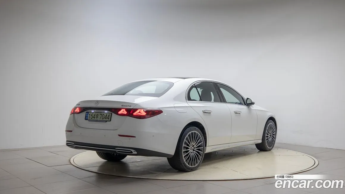 Mercedes-Benz E-Class 2024 из KR, фото 2