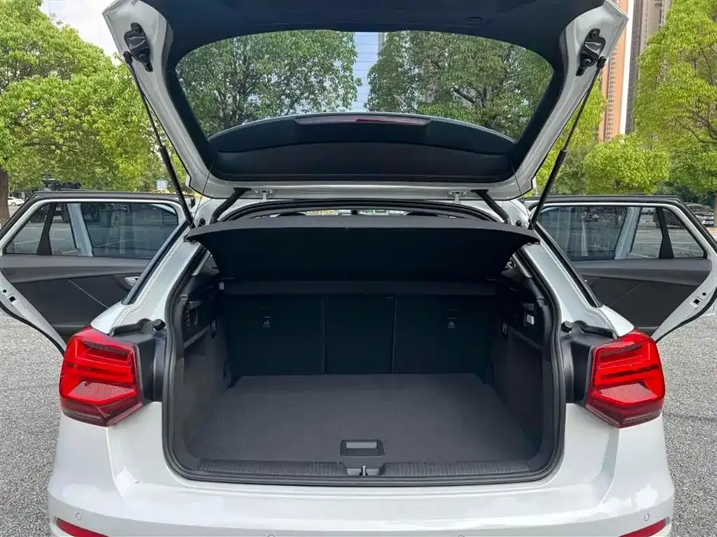 Audi Q2L 2021 из CN, фото 2