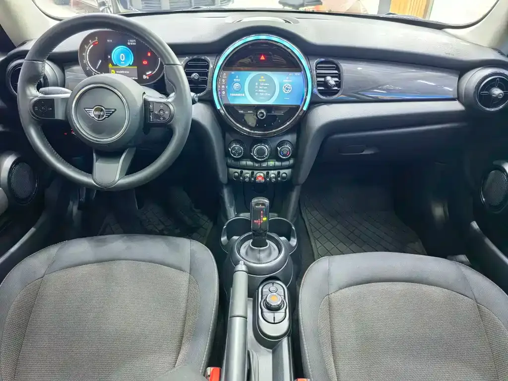 MINI Cooper (3-door) 2023 из CN, фото 8