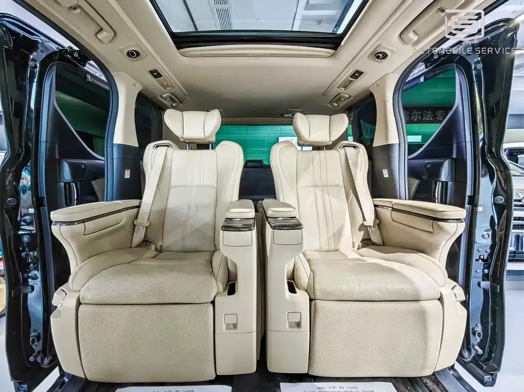 Toyota Alphard 2022 из CN, фото 8