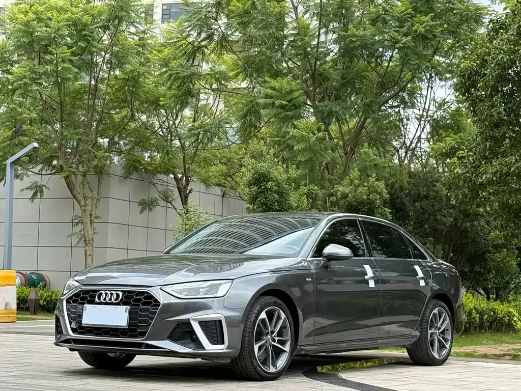 Audi A4L 2021 из CN, фото 1
