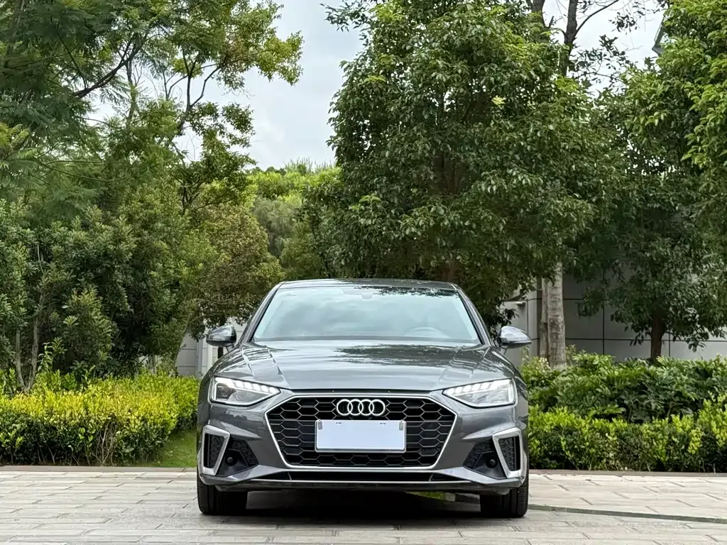 Audi A4L 2021 из CN, фото 2