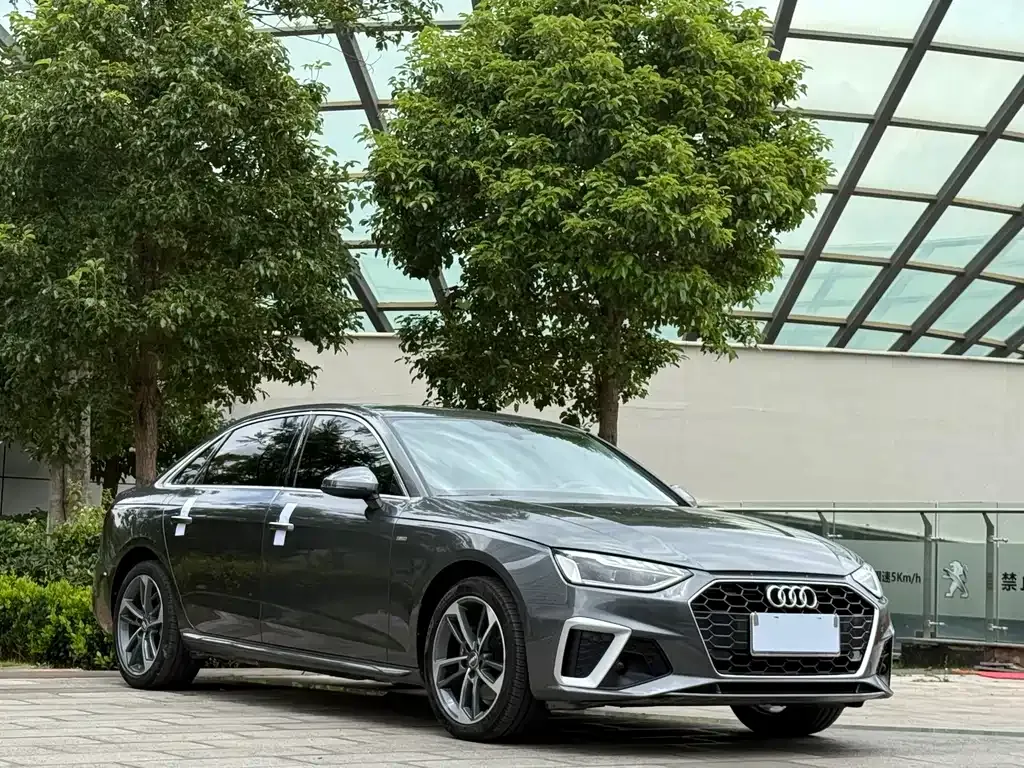 Audi A4L 2021 из CN, фото 3