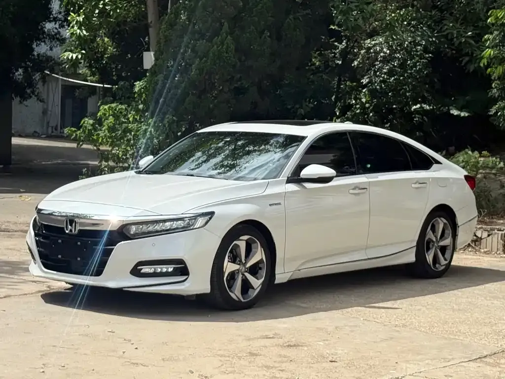 Honda Accord — фото 1