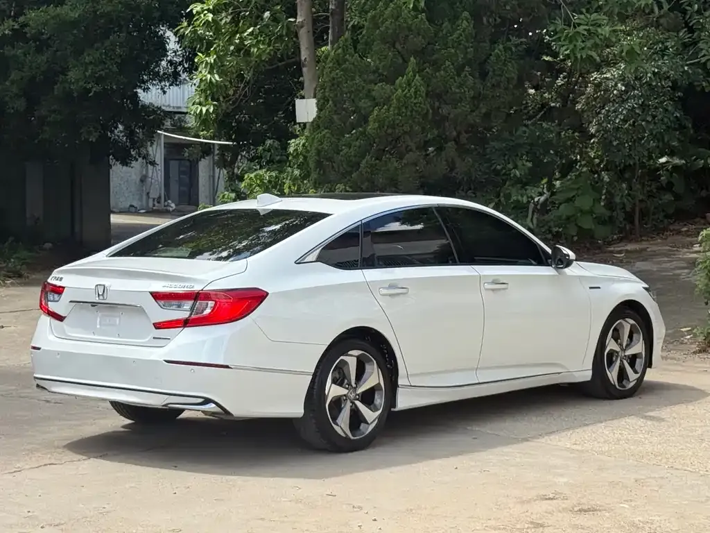 Honda Accord — фото 7