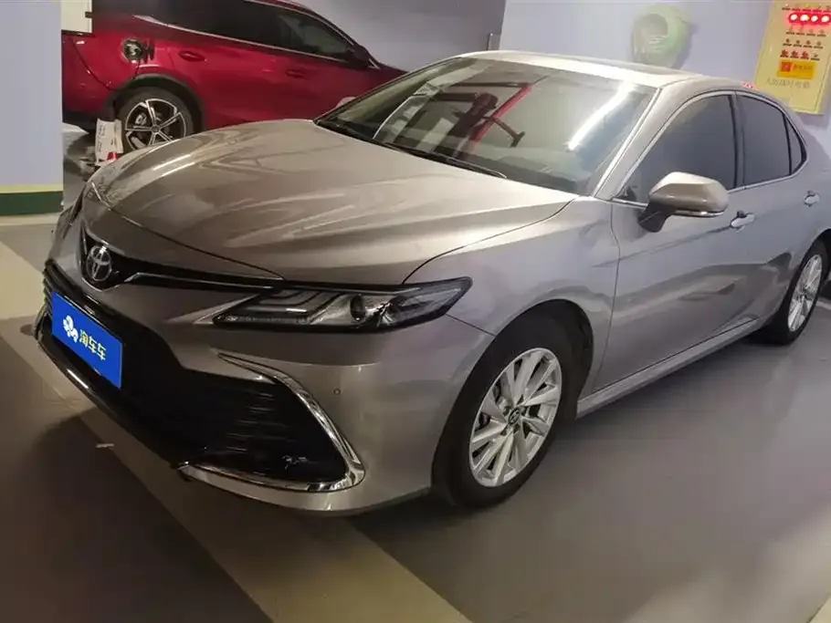 Toyota Camry 2023 из CN, фото 1
