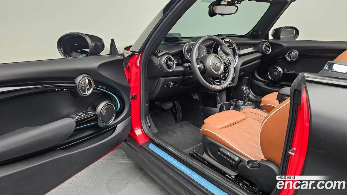 Mini Cooper Convertible 2021 из KR, фото 10