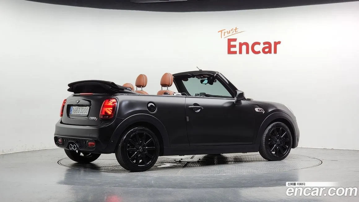 Mini Cooper Convertible 2021 из KR, фото 2
