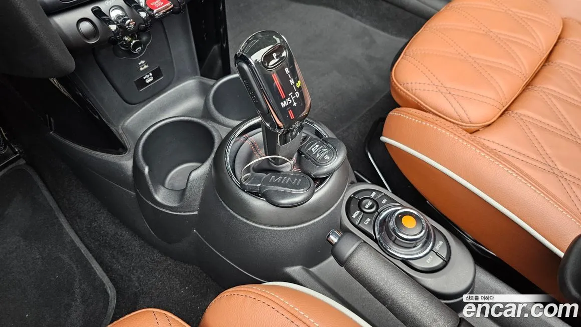 Mini Cooper Convertible 2021 из KR, фото 9