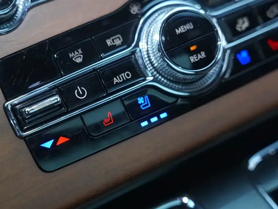 Lincoln Aviator — фото 9