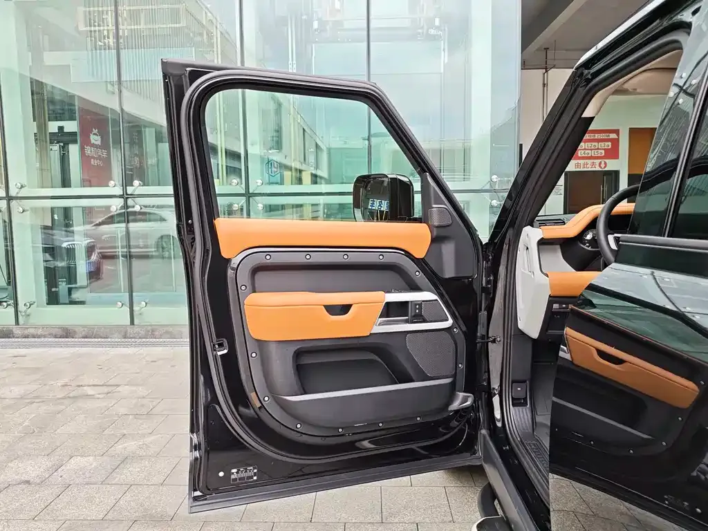 Land Rover Defender 2024 из CN, фото 10