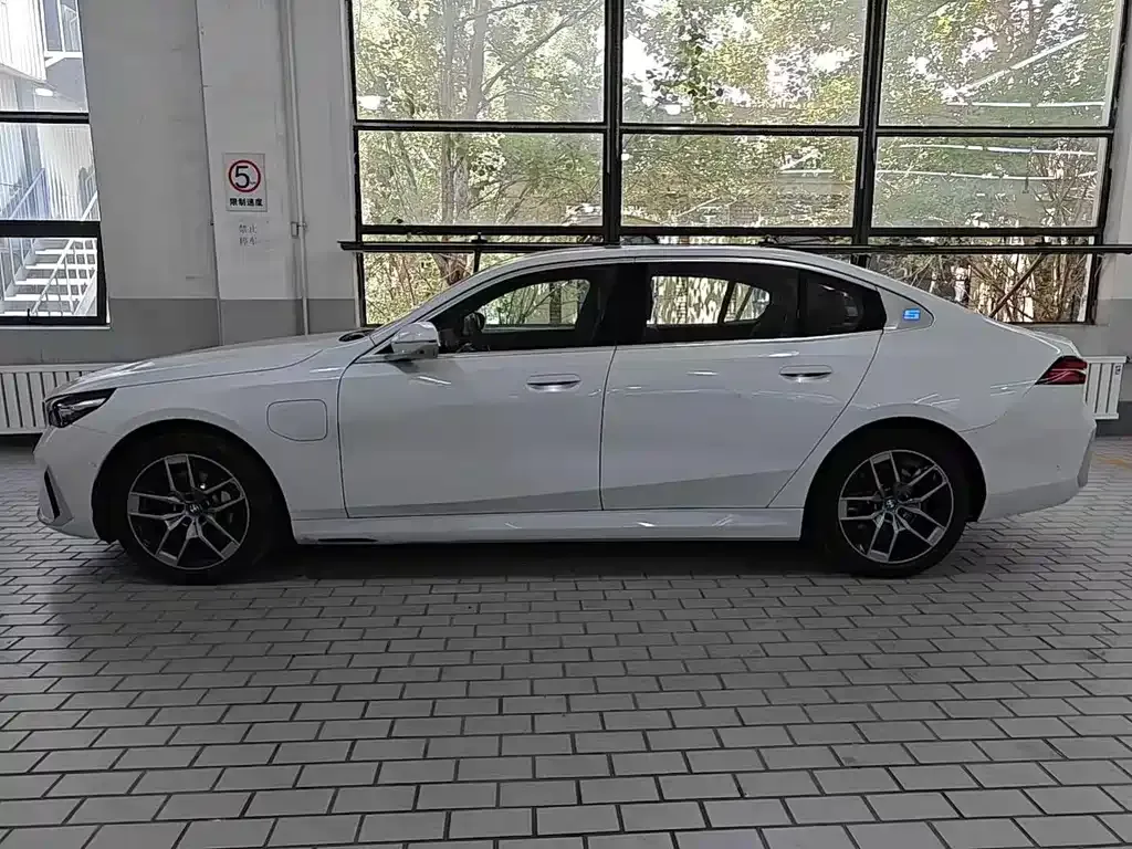 BMW i5 2024 из CN, фото 5