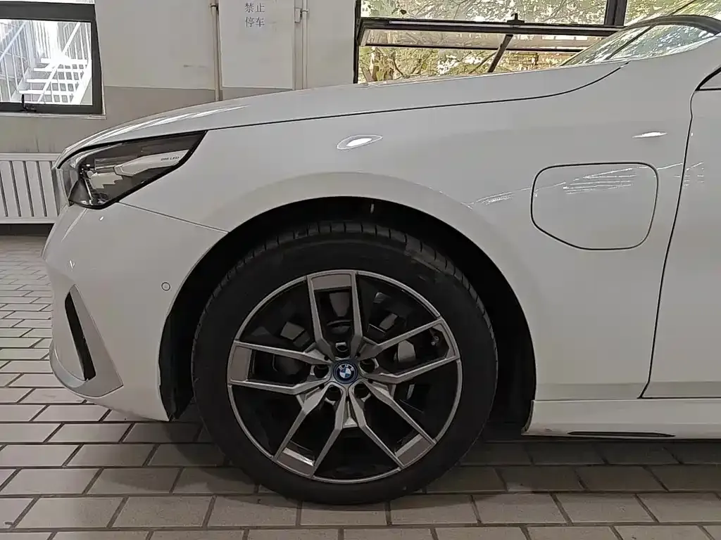 BMW i5 2024 из CN, фото 6