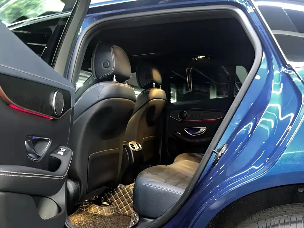 Mercedes-Benz EQC — фото 10