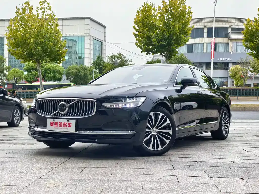 Volvo S90 2024 из CN, фото 1