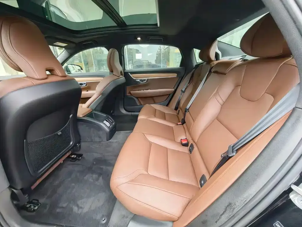 Volvo S90 2024 из CN, фото 9