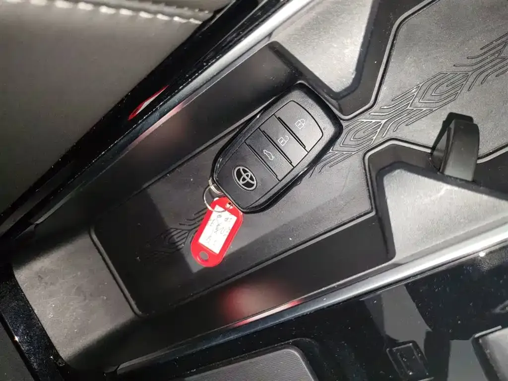 Toyota Camry 2025 из CN, фото 9