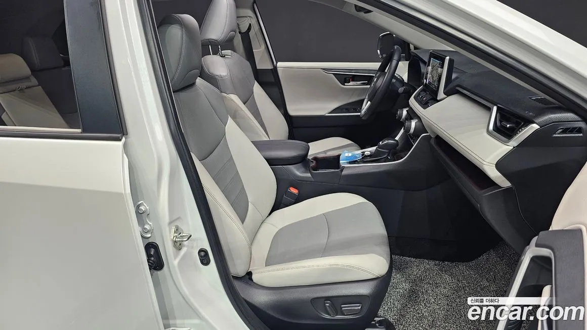 Toyota RAV4 2023 из KR, фото 10