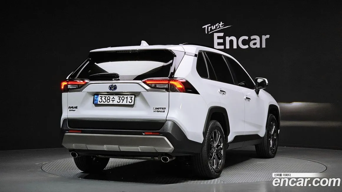 Toyota RAV4 2023 из KR, фото 2