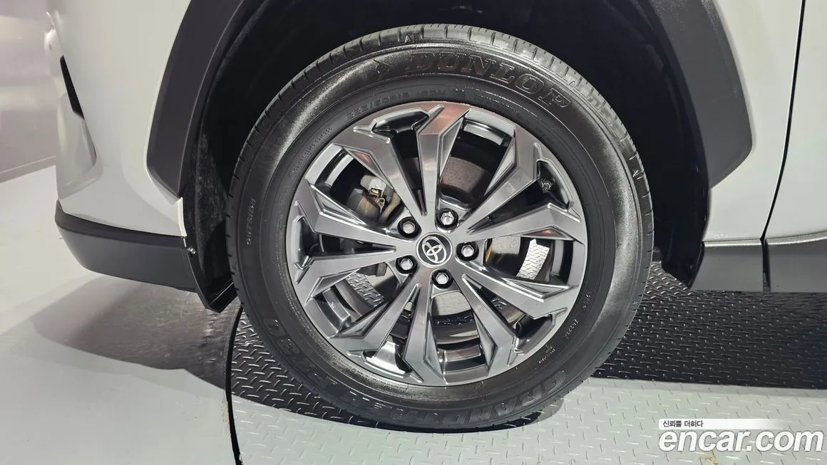 Toyota RAV4 2023 из KR, фото 5