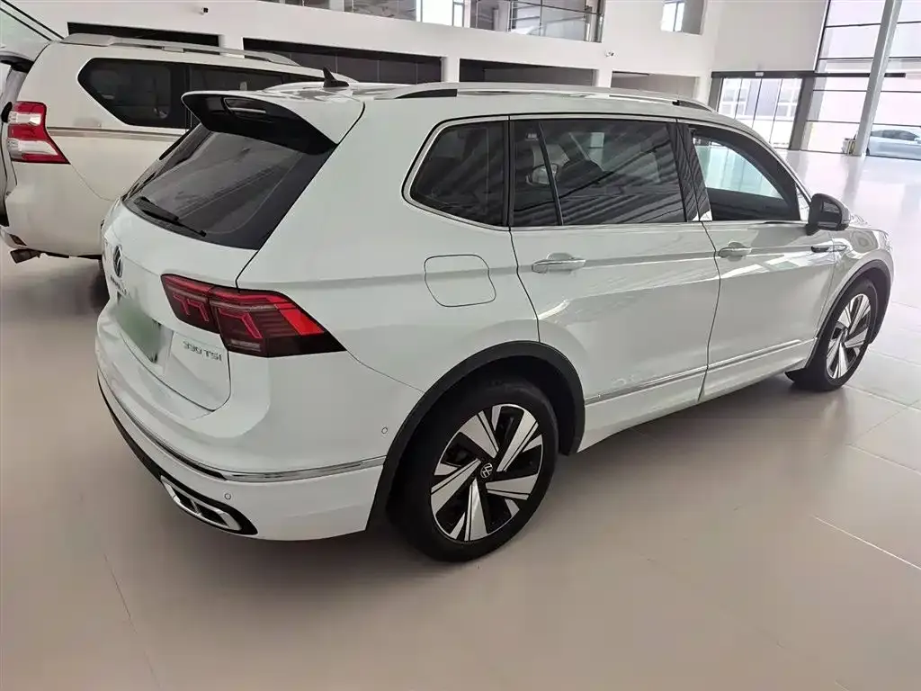 [object Object] Tiguan L 2023 из CN, фото 4