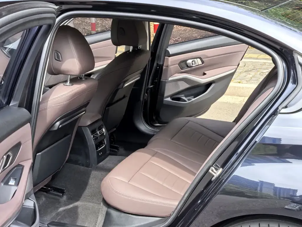 BMW 3 Series 2021 из CN, фото 10