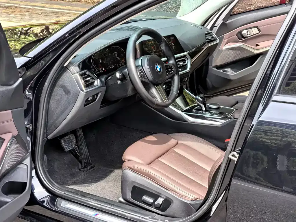 BMW 3 Series 2021 из CN, фото 7