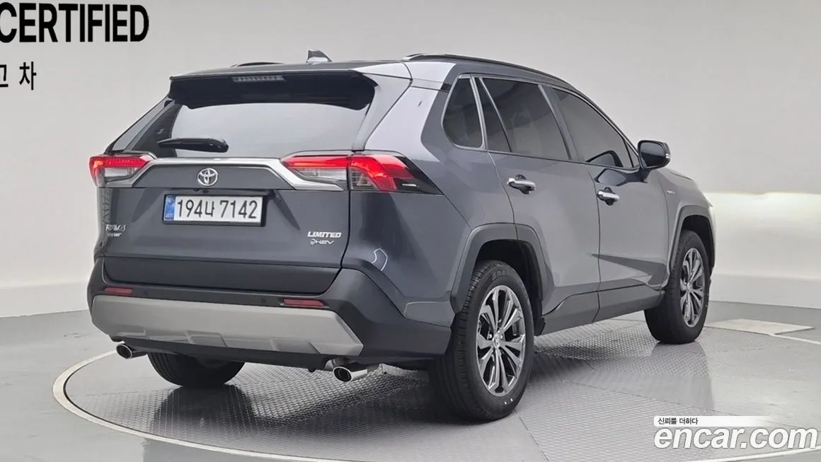 Toyota RAV4 — фото 2