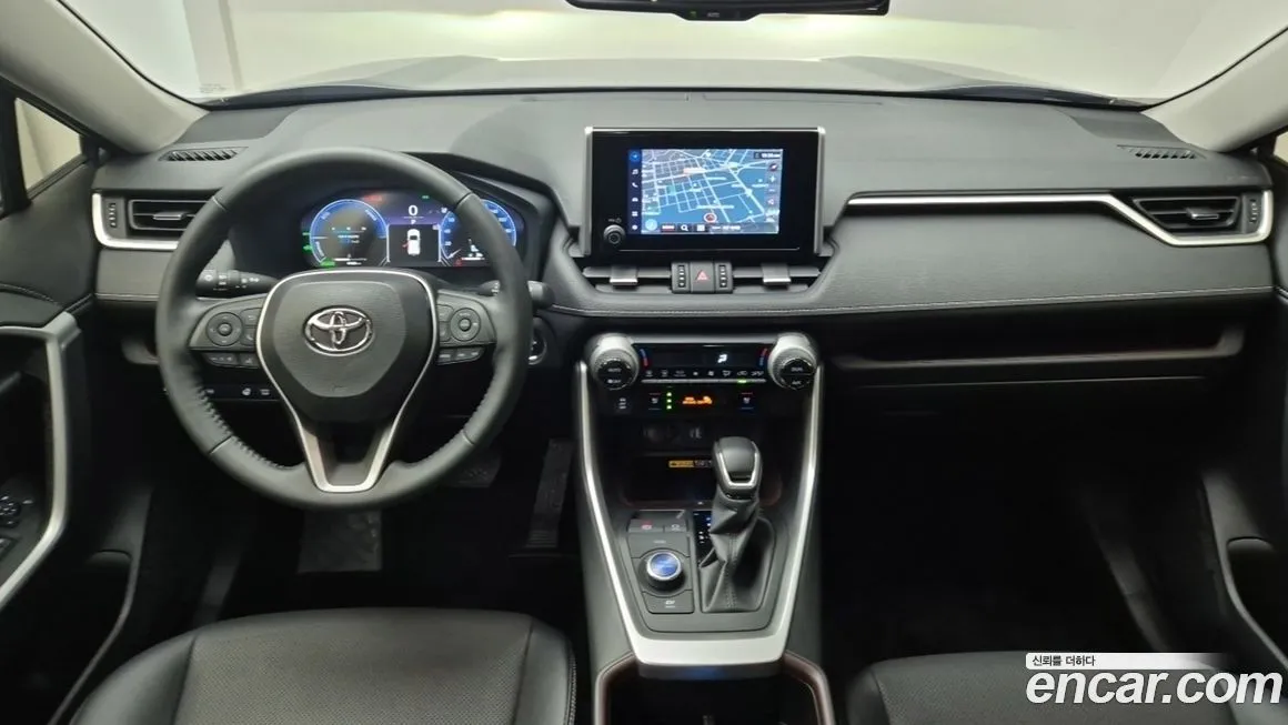 Toyota RAV4 — фото 7