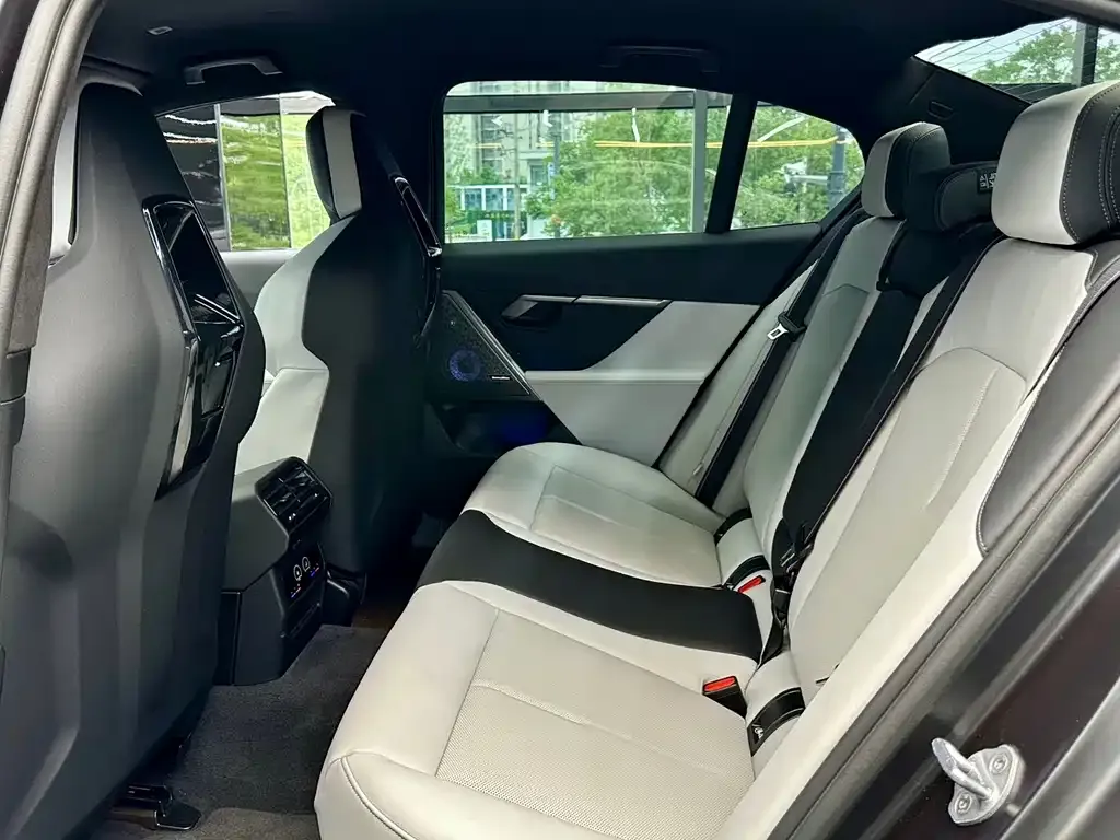 BMW M5 New Energy 2025 из CN, фото 10