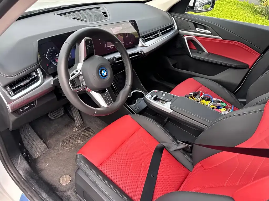 BMW iX1 2024 из CN, фото 4