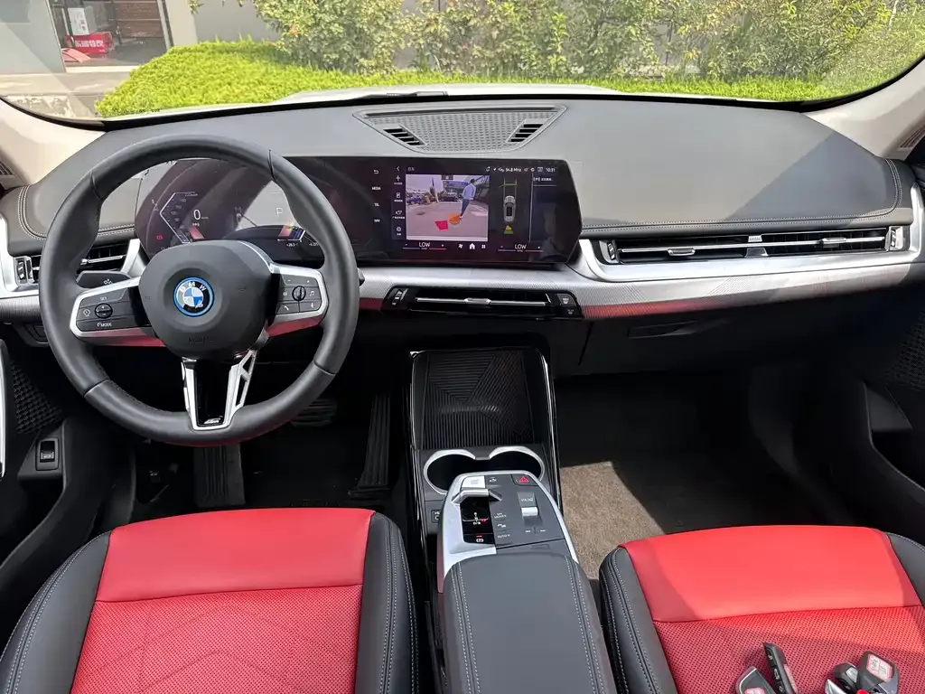 BMW iX1 2024 из CN, фото 7